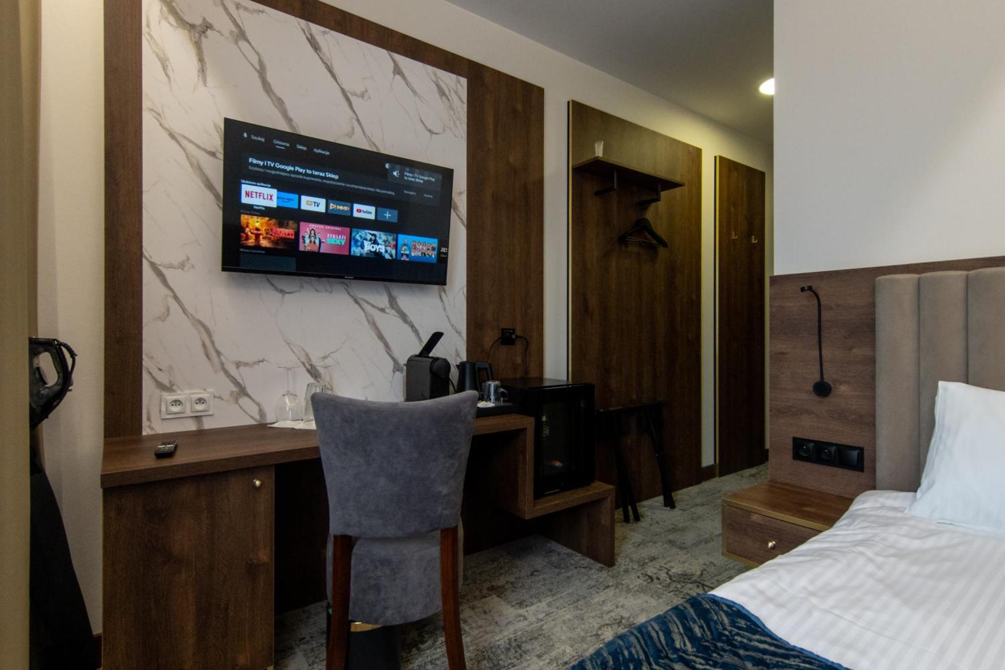Sleep&Fly Okecie Warsaw Airport Bed and Breakfast Eksteriør billede