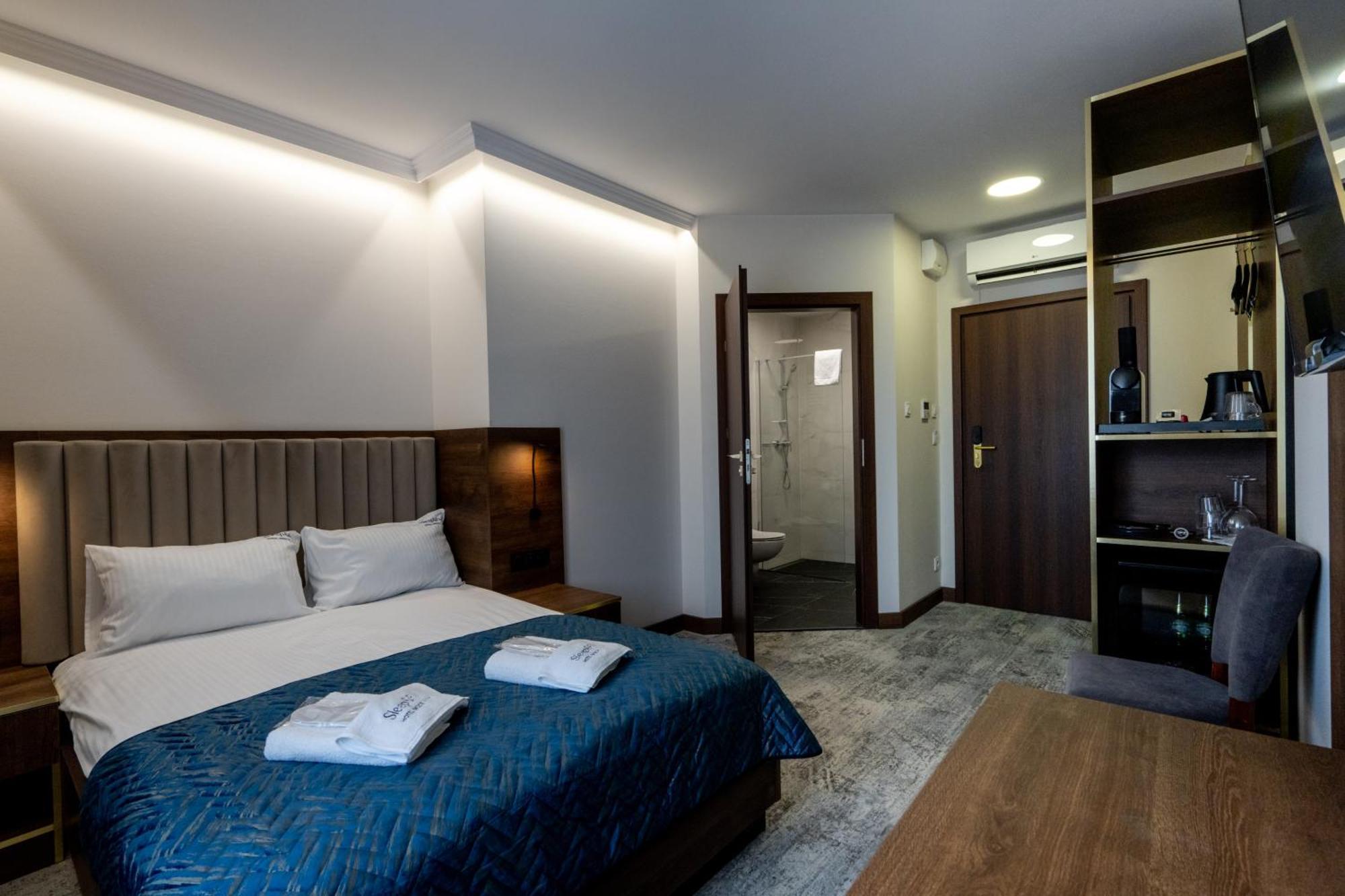 Sleep&Fly Okecie Warsaw Airport Bed and Breakfast Eksteriør billede