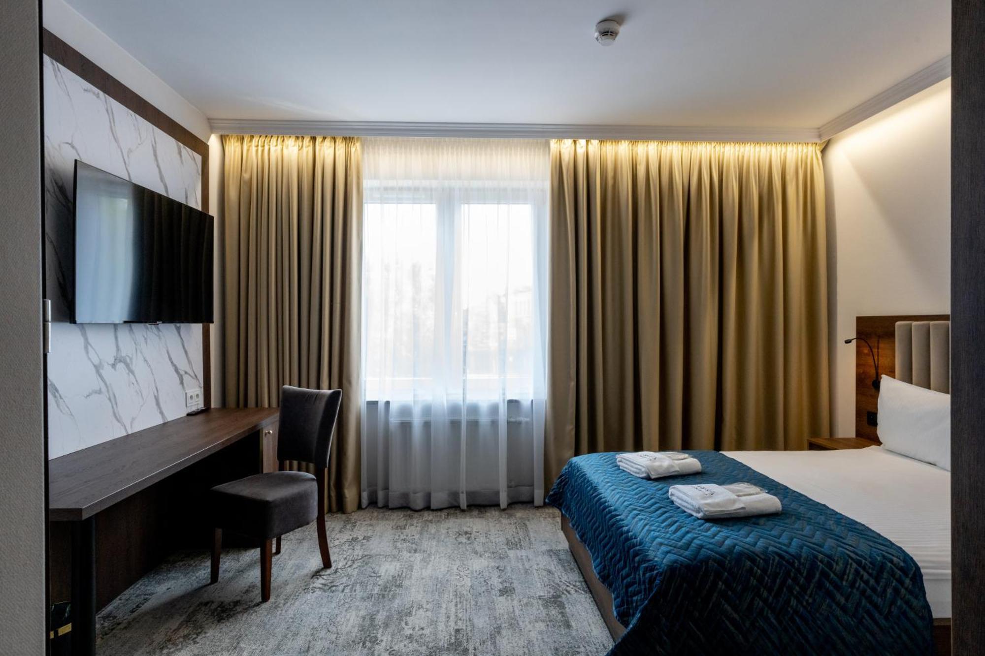 Sleep&Fly Okecie Warsaw Airport Bed and Breakfast Eksteriør billede
